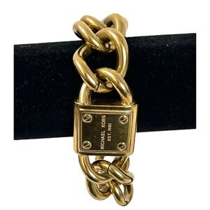 🎉HP! ❤️ Michael Kors Gold Logo Plaque Link Toggle Bracelet